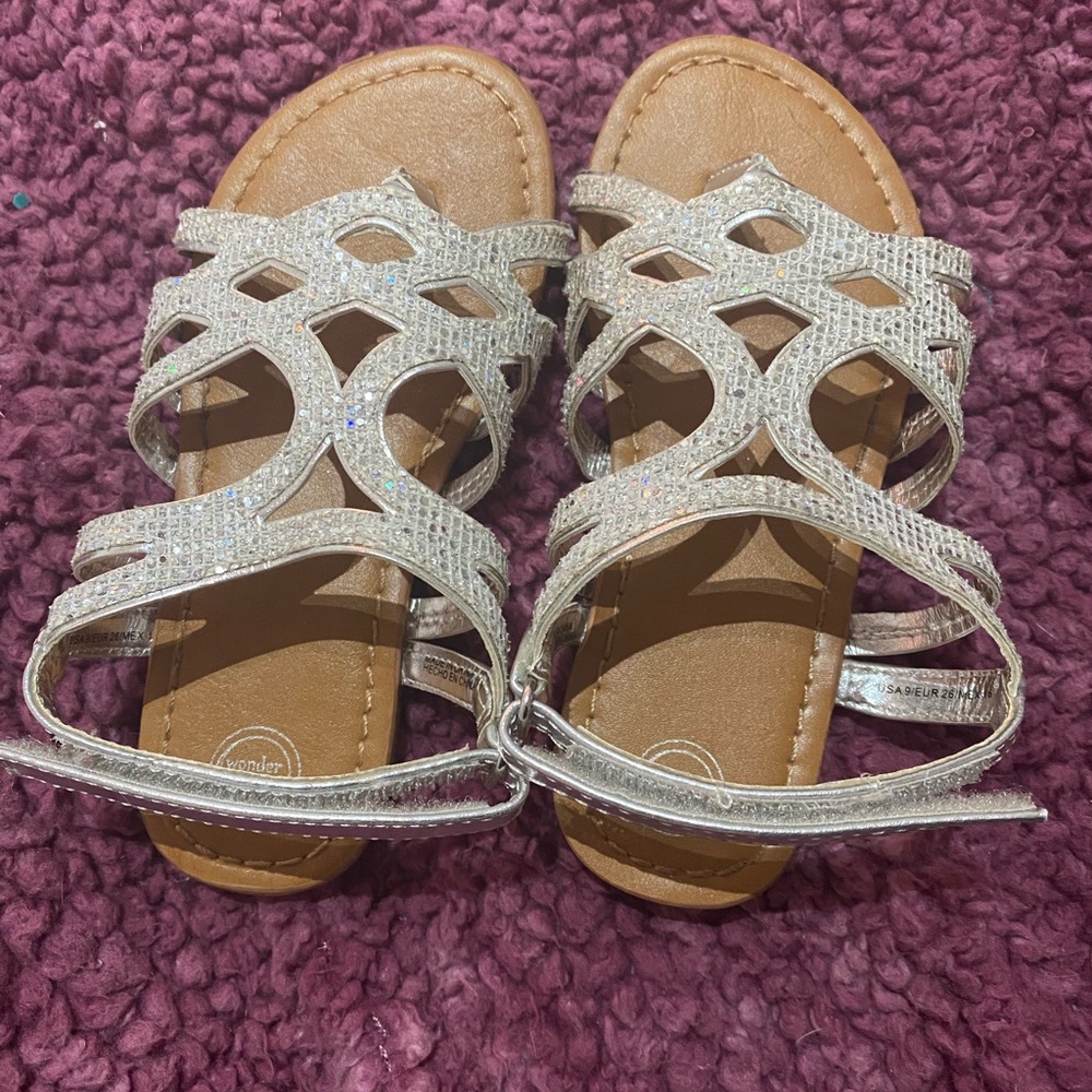 Wonder nation little girls size 9 sparkly sandals.